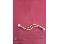 Antique brooch with pearls