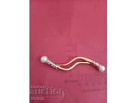 Antique brooch with pearls