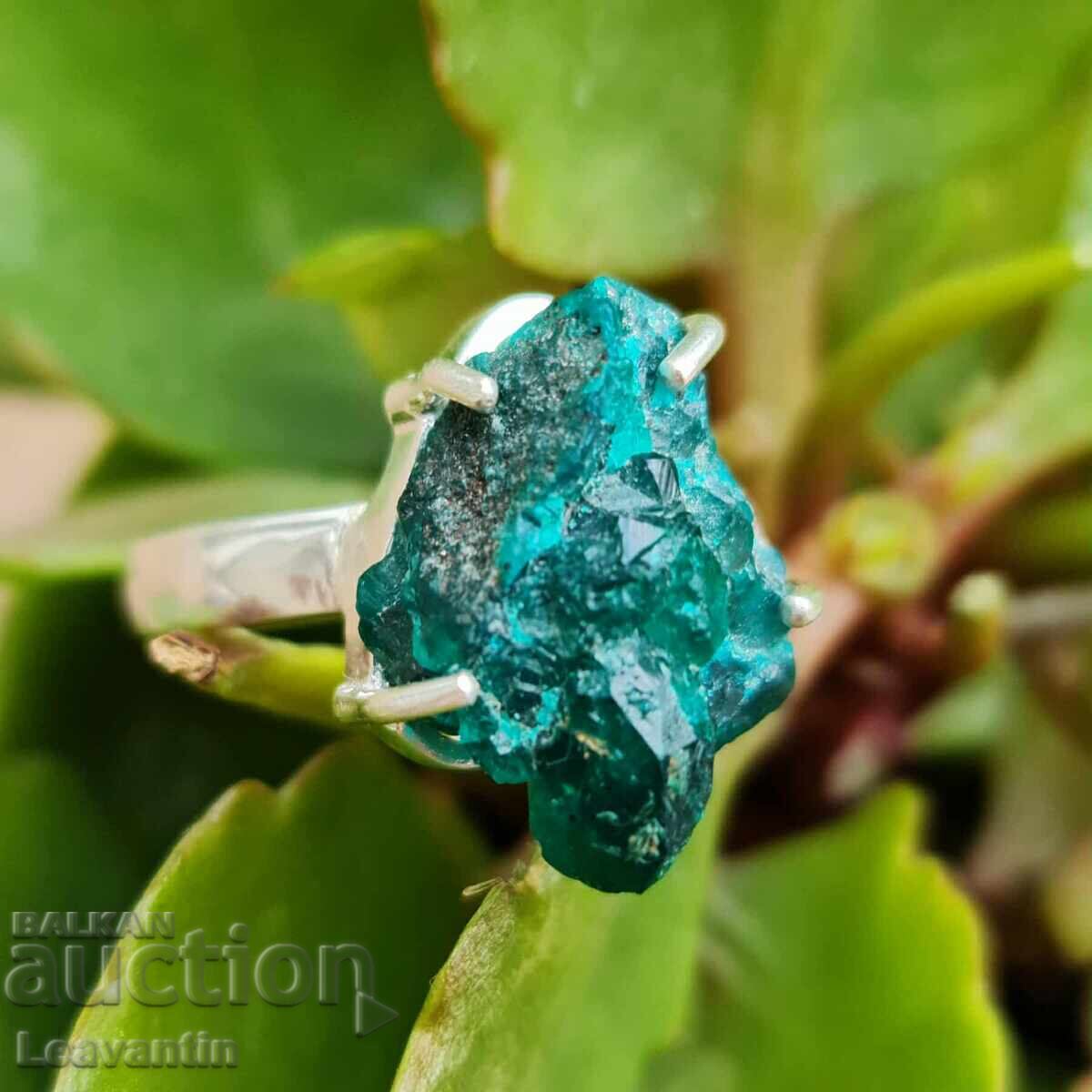 Inel de argint cu Diopsid cu preț 98.00 BGN | € 50.11 Inel de argint cu Diopsid cu preț 98.00 BGN | € 50.11