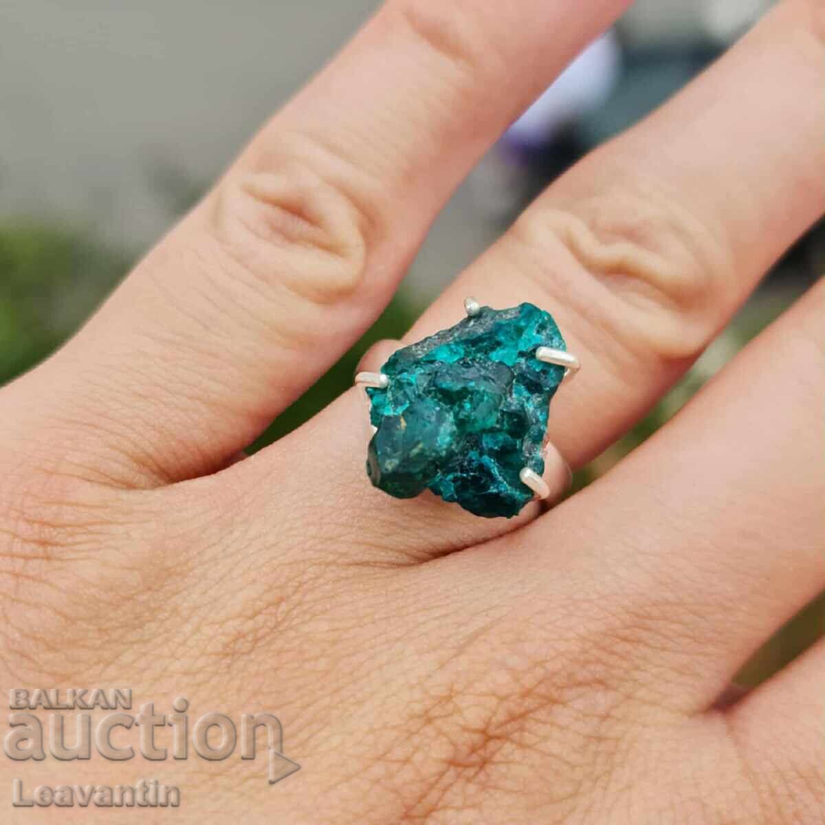 Livrarea Inel de argint cu Diopsid Livrarea Inel de argint cu Diopsid