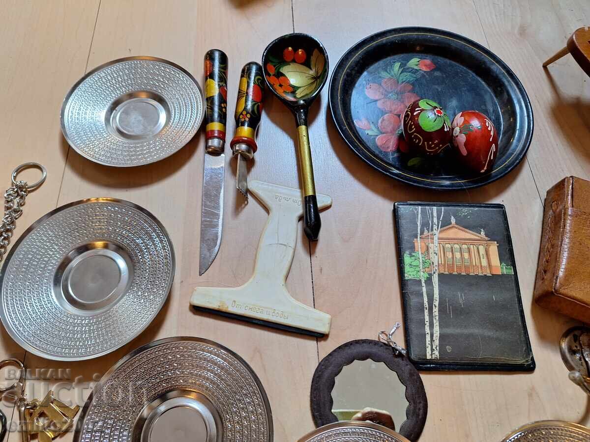 Suveniruri retro cu preț 9.00 BGN | € 4.60 Suveniruri retro cu preț 9.00 BGN | € 4.60