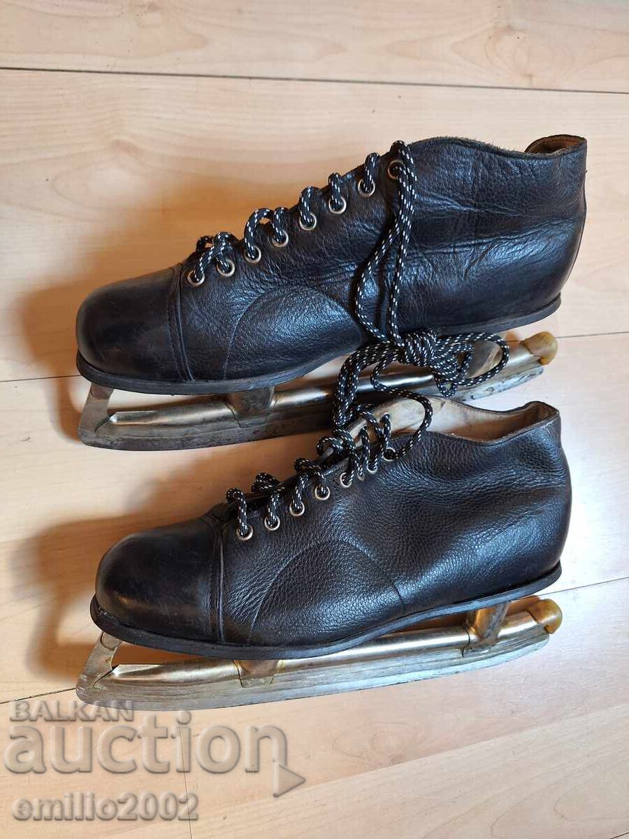 Patine de hochei Story cu preț 14.00 BGN | € 7.16 Patine de hochei Story cu preț 14.00 BGN | € 7.16