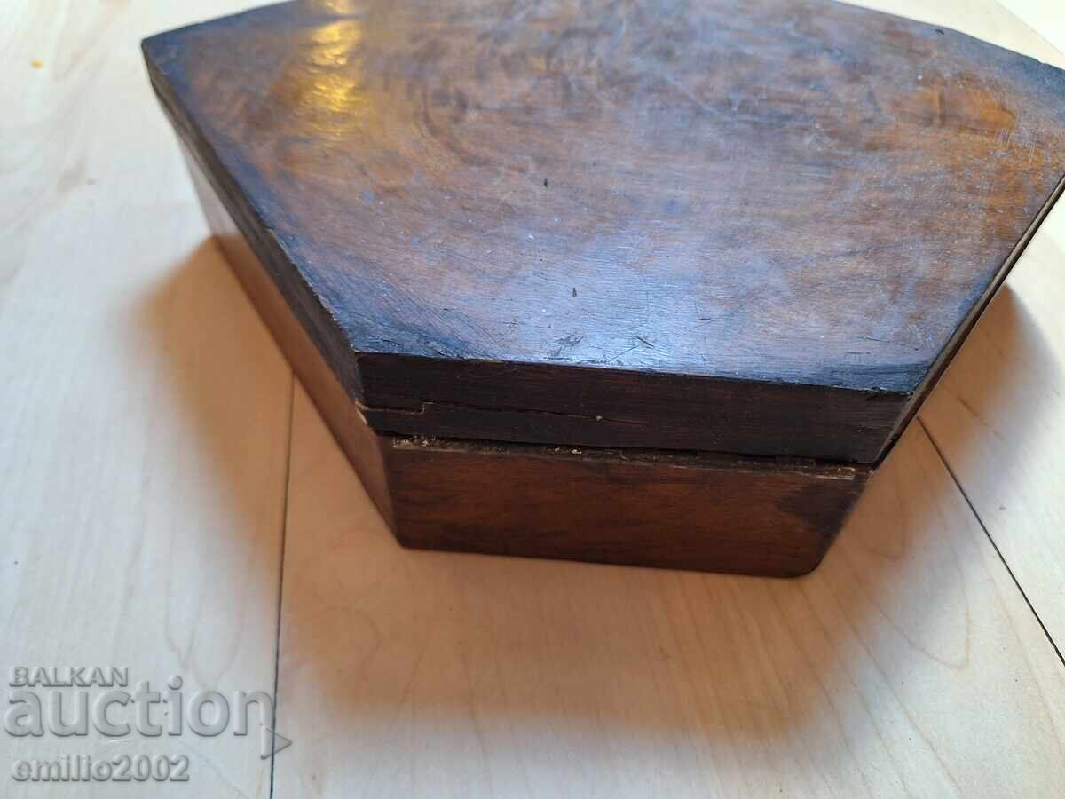 Γυναικεία κασετίνα με αξεσουάρ ρετρό σοσιαλισμού - 5