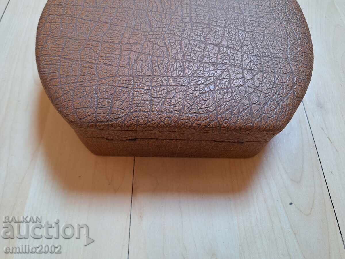 Доставка на Дамска кутия с аксесоари ретро соц