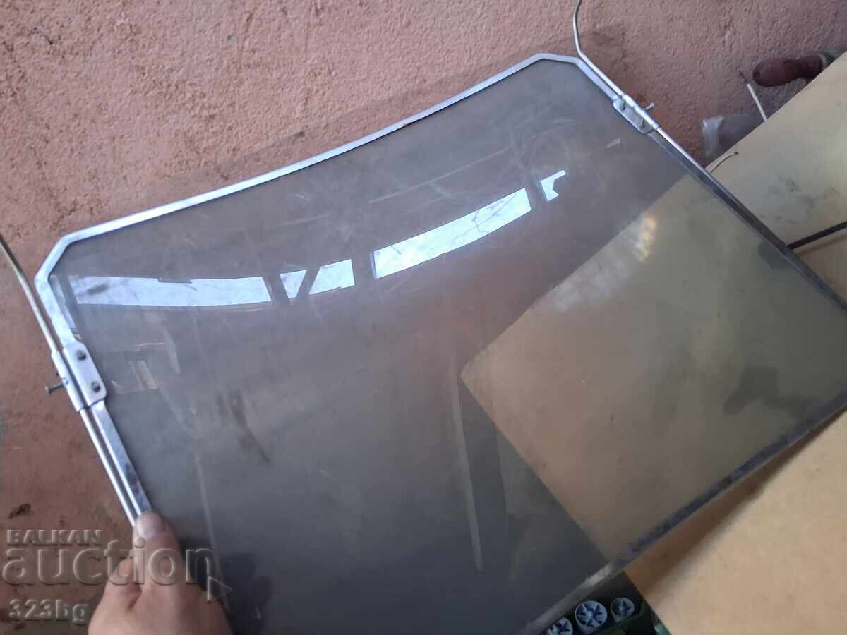 Delivery of Glass for retro televisions Delivery of Glass for retro televisions