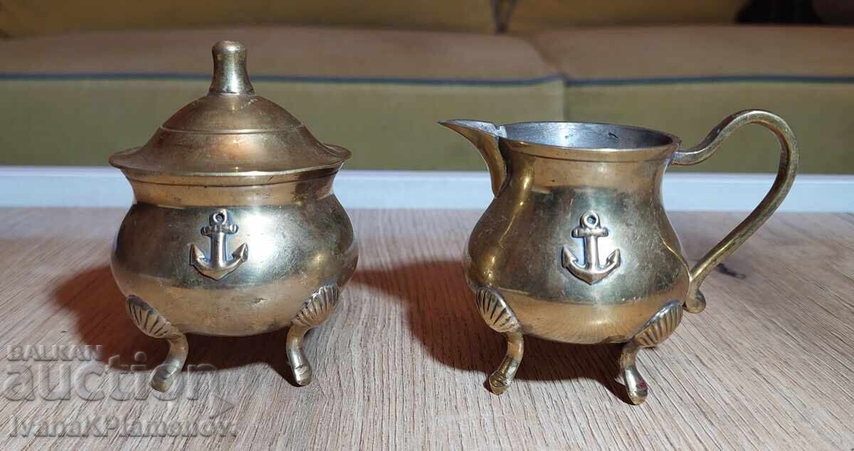 Brass jugs, two pieces, for connoisseurs - 6