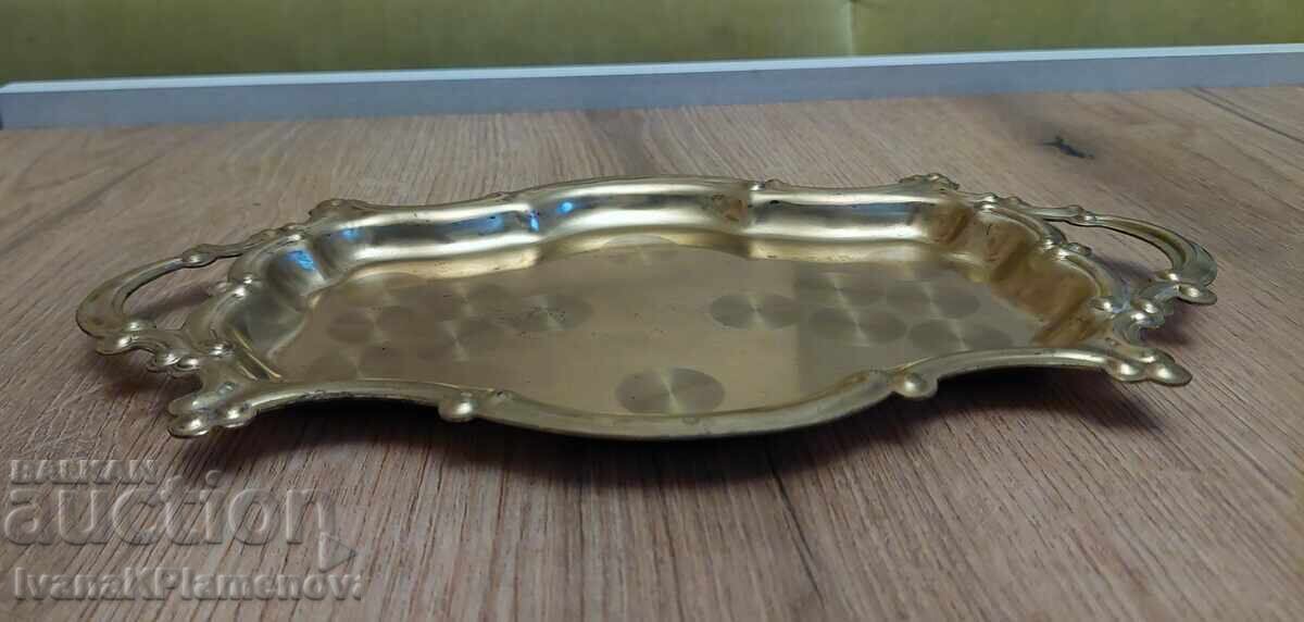 Licitație Tavă de alamă pentru cunoscători