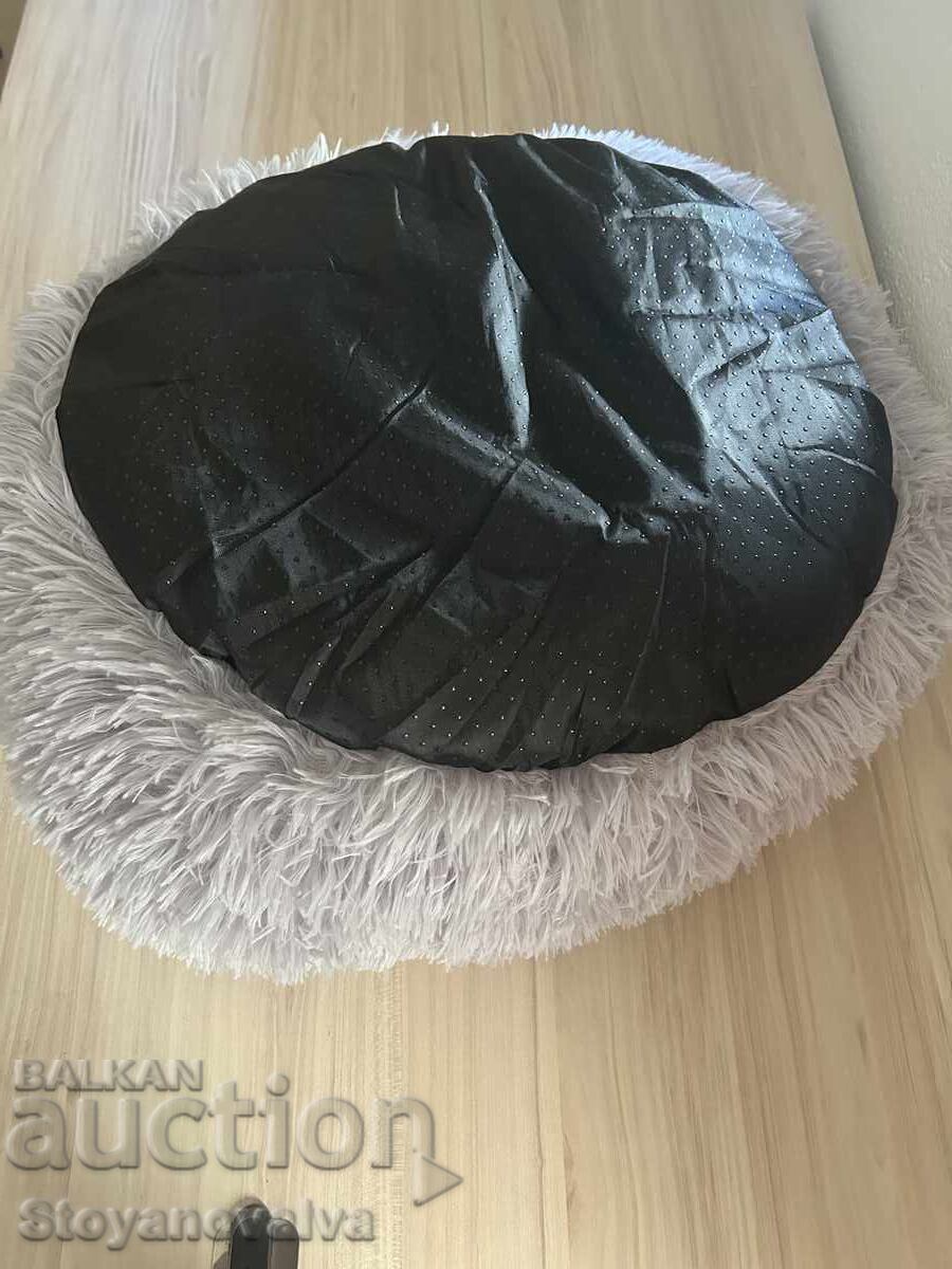 Auction Soft bed for a pet Auction Soft bed for a pet