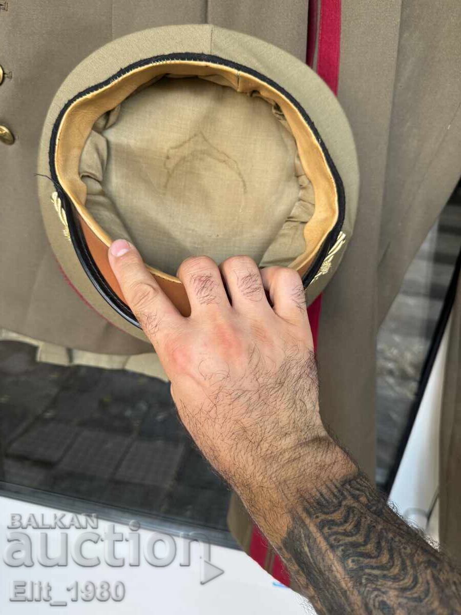 Доставка на Униформа Генерал БНА