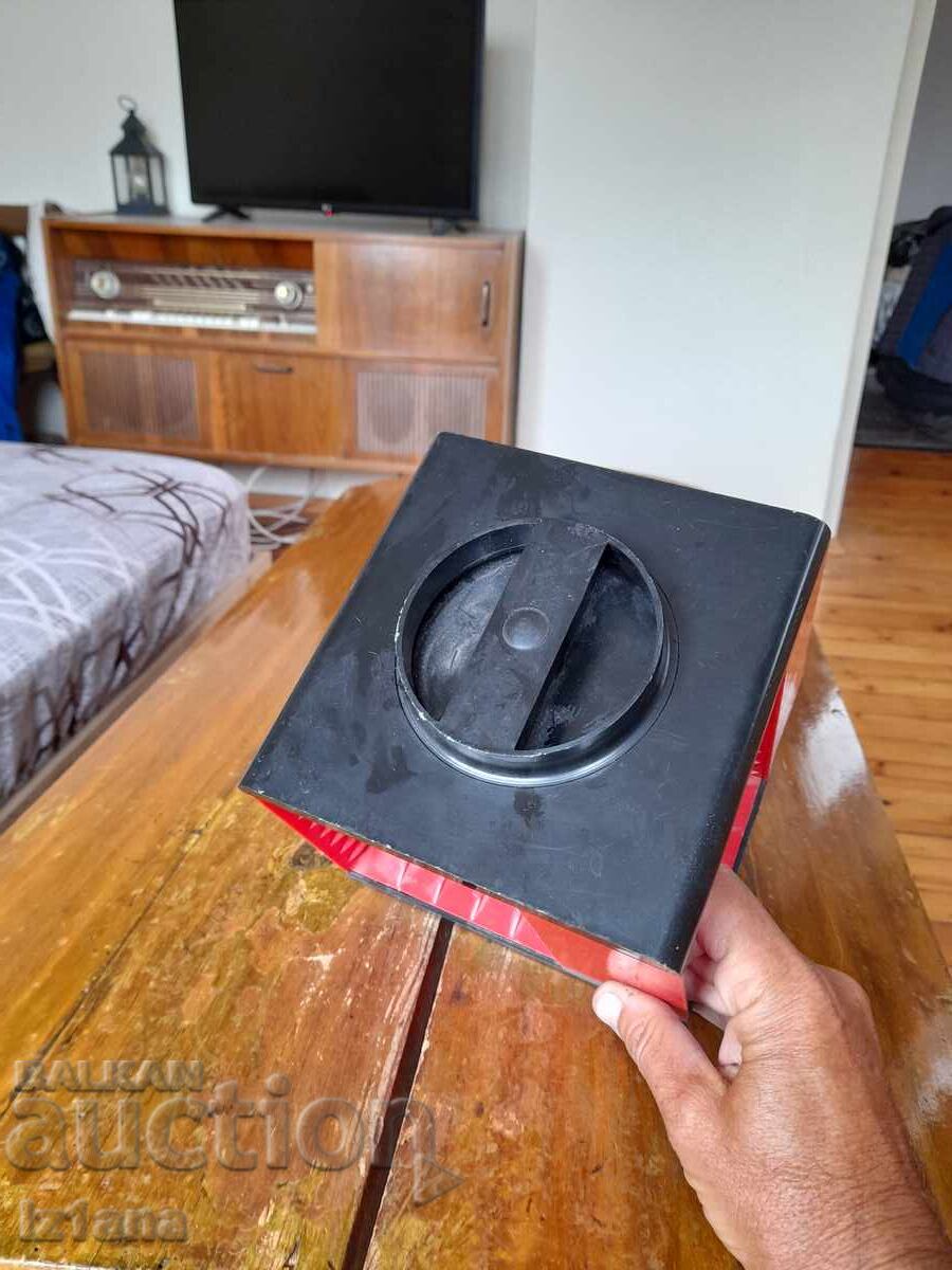 Delivery of Old cassette deck, box for cassettes