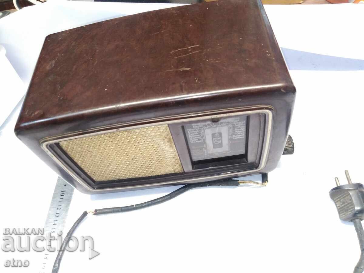 RADIO VECHI "PHILIPS" PHILIPS cu preț 55.00 BGN | € 28.12 RADIO VECHI "PHILIPS" PHILIPS cu preț 55.00 BGN | € 28.12
