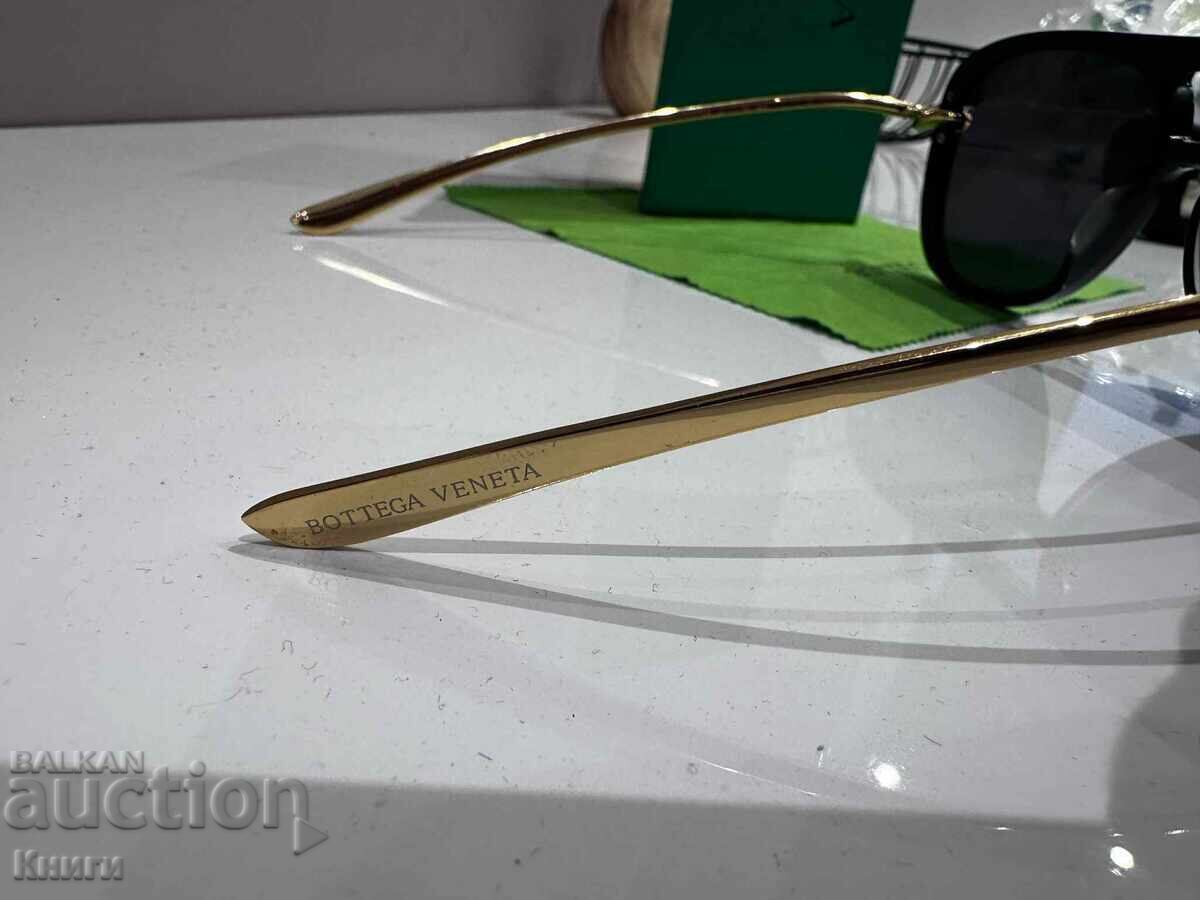 Delivery of Bottega Veneta Sunglasses