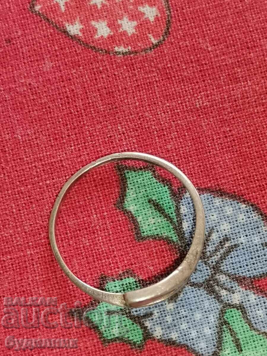 Ασημένιο δαχτυλίδι. 17.5mm. Βάζω πάνω από 100 δημοπρασίες. Δες με τιμή 14.99 BGN | € 7.66