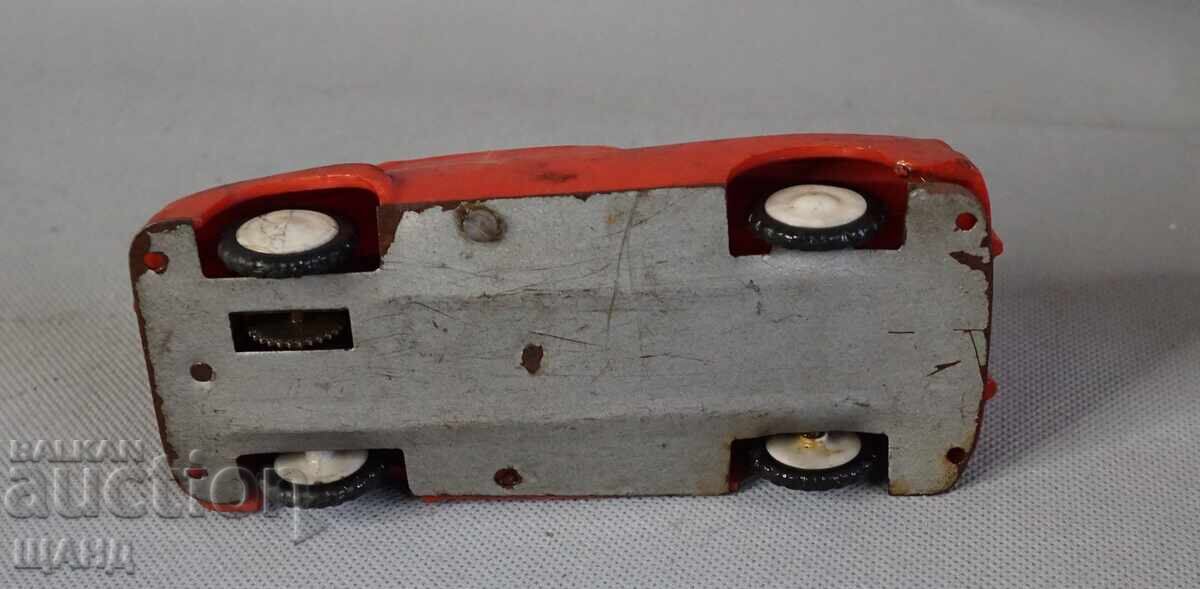 Доставка на Стара Соц.Пластмасова играчка модел кола полиция Доставка на Стара Соц.Пластмасова играчка модел кола полиция