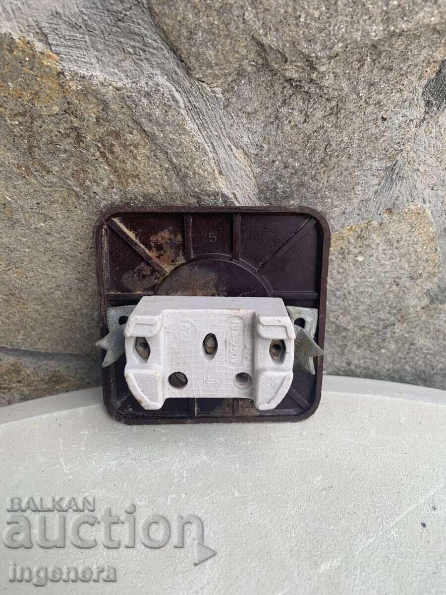CONTACT ELECTRIC RETRO BAKELIT cu preț 14.00 BGN | € 7.16