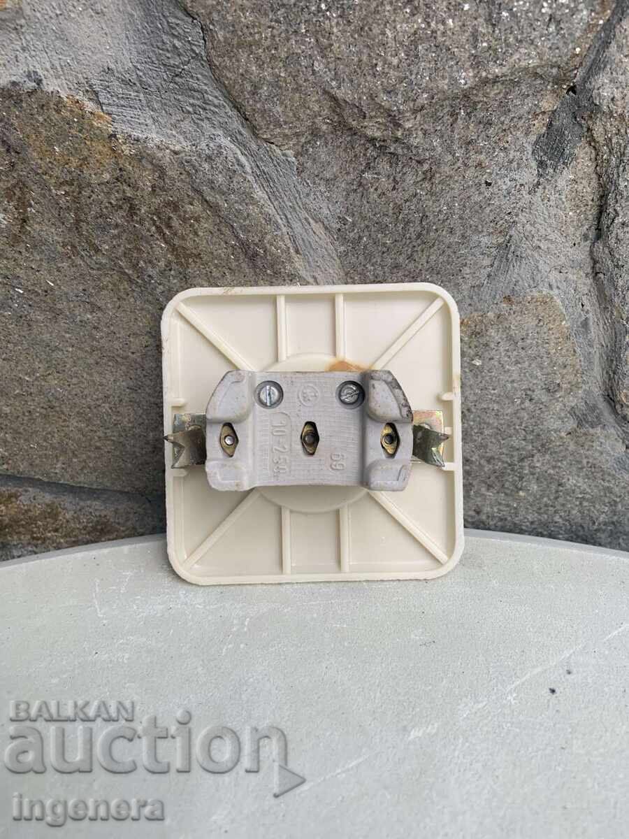 ELECTRICAL CONTACT RETRO BAKELITE with price 16.00 BGN | € 8.18
