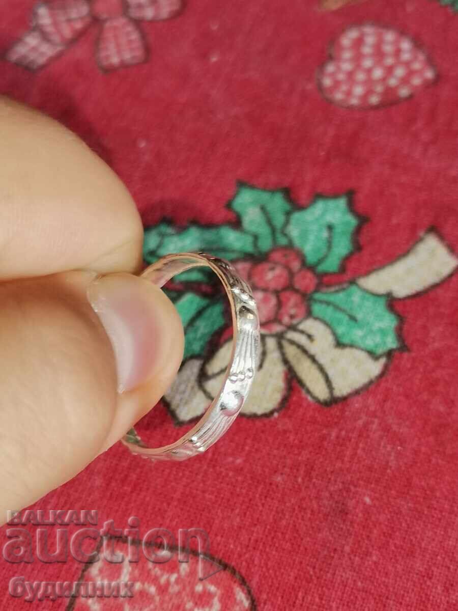 Inel argint. 19mm. Lansez peste 100 de licitații. Vedeți cu preț 16.99 BGN | € 8.69 Inel argint. 19mm. Lansez peste 100 de licitații. Vedeți cu preț 16.99 BGN | € 8.69