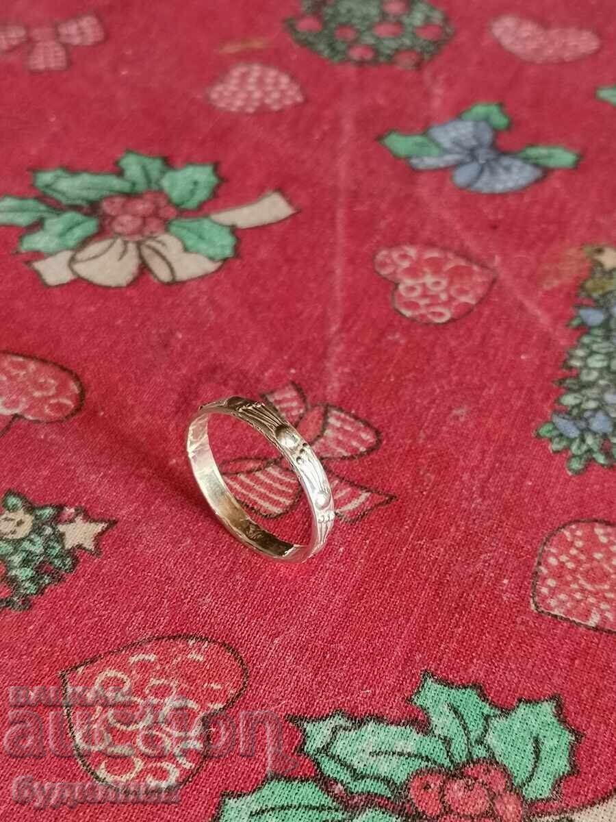 Inel argint. 19mm. Lansez peste 100 de licitații. Vedeți Inel argint. 19mm. Lansez peste 100 de licitații. Vedeți