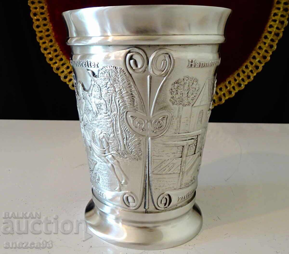 Cană de cositor, halbă 300 ml, telefoane vechi, călăreț, Dürer cu preț 69.00 BGN | € 35.28 Cană de cositor, halbă 300 ml, telefoane vechi, călăreț, Dürer cu preț 69.00 BGN | € 35.28