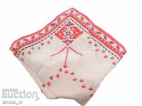 Pătrat brodat manual cu motive populare bulgărești