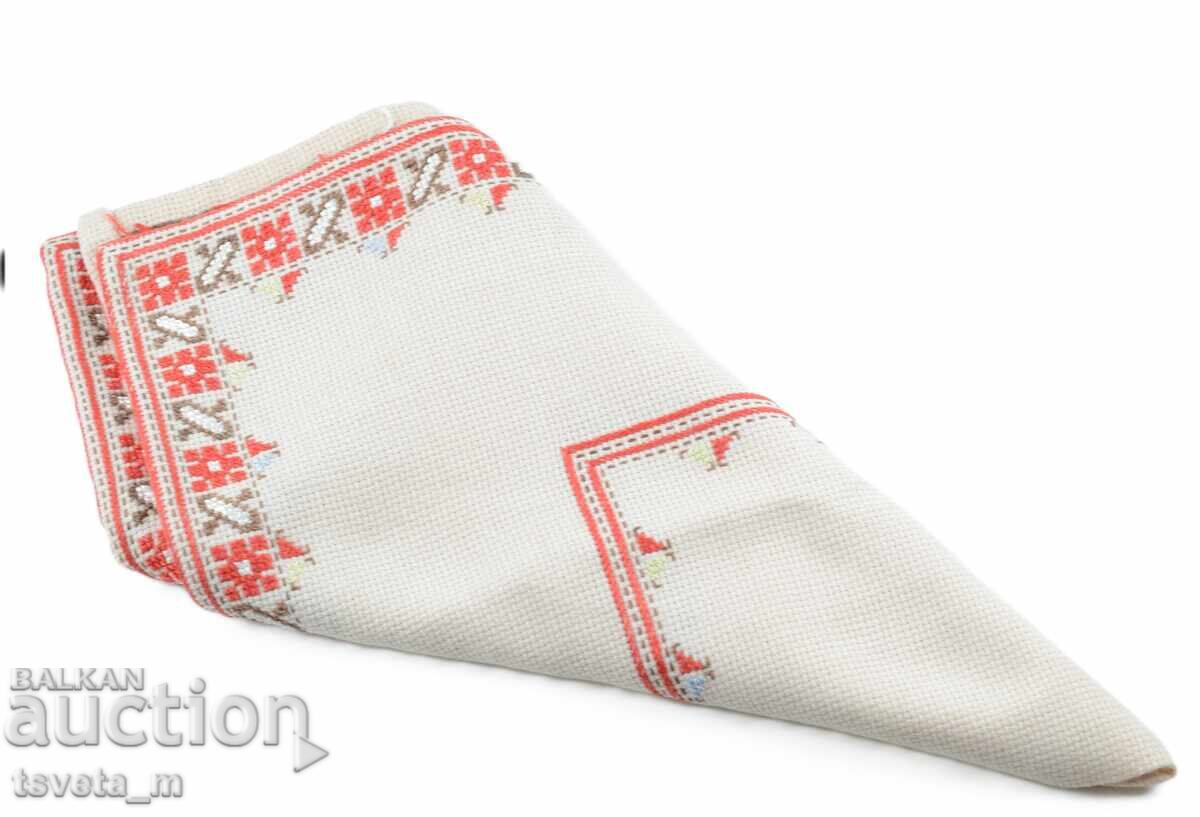 Χειροποίητο κέντημα με βουλγαρικά παραδοσιακά σχέδια