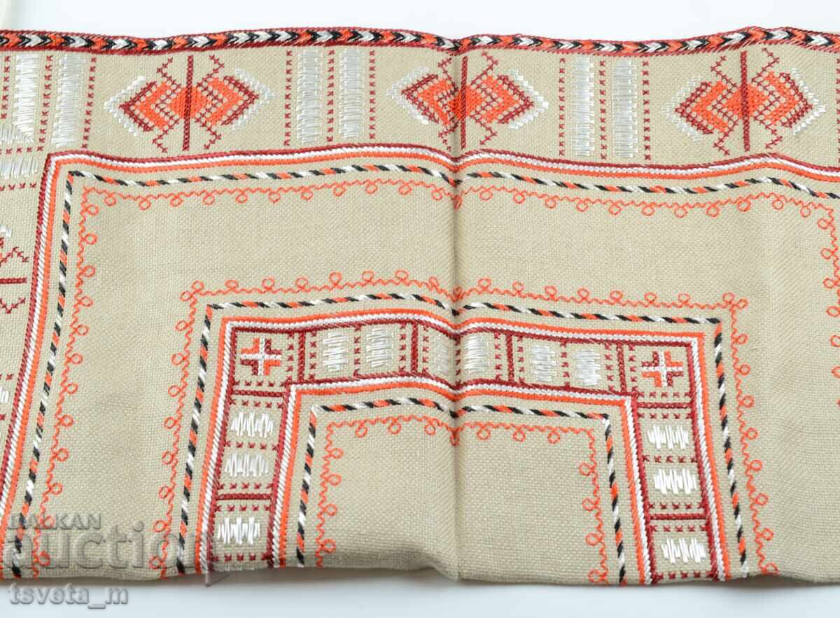 Hand-embroidered square with Bulgarian folk embroidery with price 25.00 BGN | € 12.78