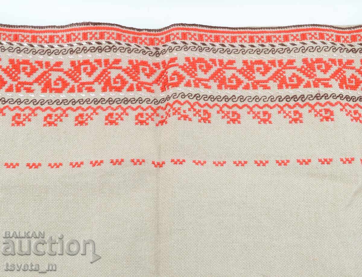Ръчно бродирано каре с български народни шевици с цена 25.00 лв. | € 12.78