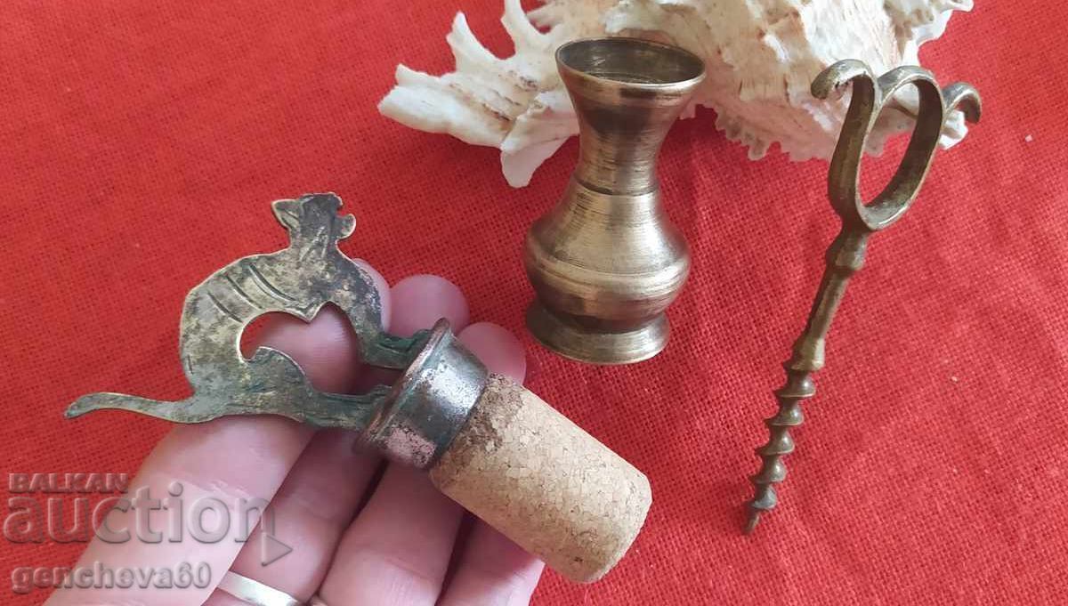 Licitație Dop de bronz antic, deschizător de sticle și vază