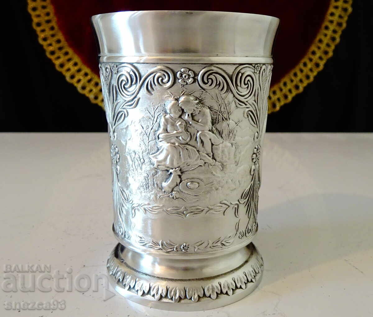 Чаша от калай с Влюбени,Фортуна,Близнаци. Чаша от калай с Влюбени,Фортуна,Близнаци.