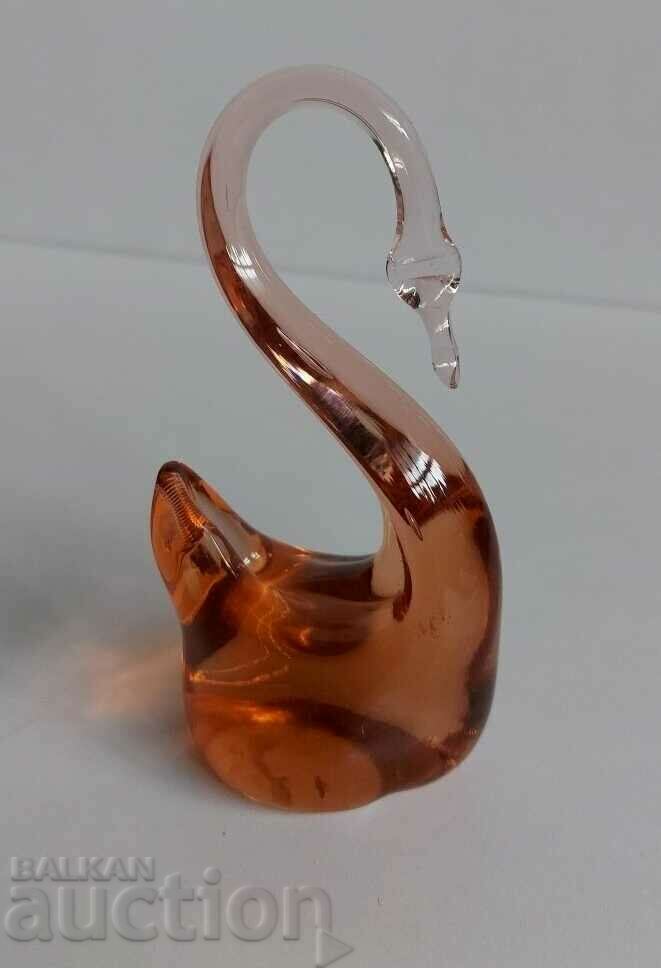 Auction . GLASS FIGURE SWAN STATUETTE TYPE STAINED GLASS Auction . GLASS FIGURE SWAN STATUETTE TYPE STAINED GLASS