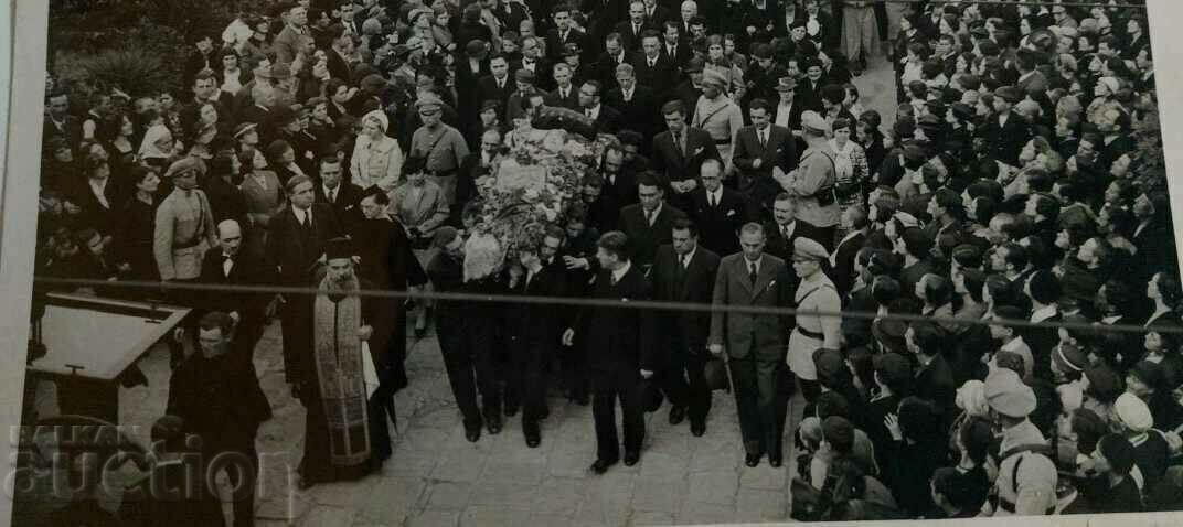 Auction  IMPORTANT PERSONALITY FUNERAL PRIEST POP OLD PHOTO PHOTOGRAPHERS