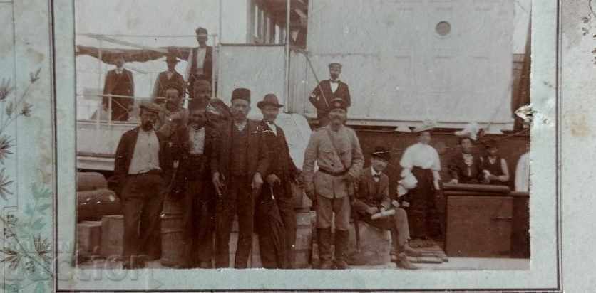 CORABIE SABIE UNIFORMĂ CĂCIULĂ POZĂ VECHE FOTOGRAFIE CARTON - 5 CORABIE SABIE UNIFORMĂ CĂCIULĂ POZĂ VECHE FOTOGRAFIE CARTON - 5