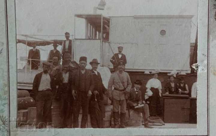 CORABIE SABIE UNIFORMĂ CĂCIULĂ POZĂ VECHE FOTOGRAFIE CARTON - 6 CORABIE SABIE UNIFORMĂ CĂCIULĂ POZĂ VECHE FOTOGRAFIE CARTON - 6