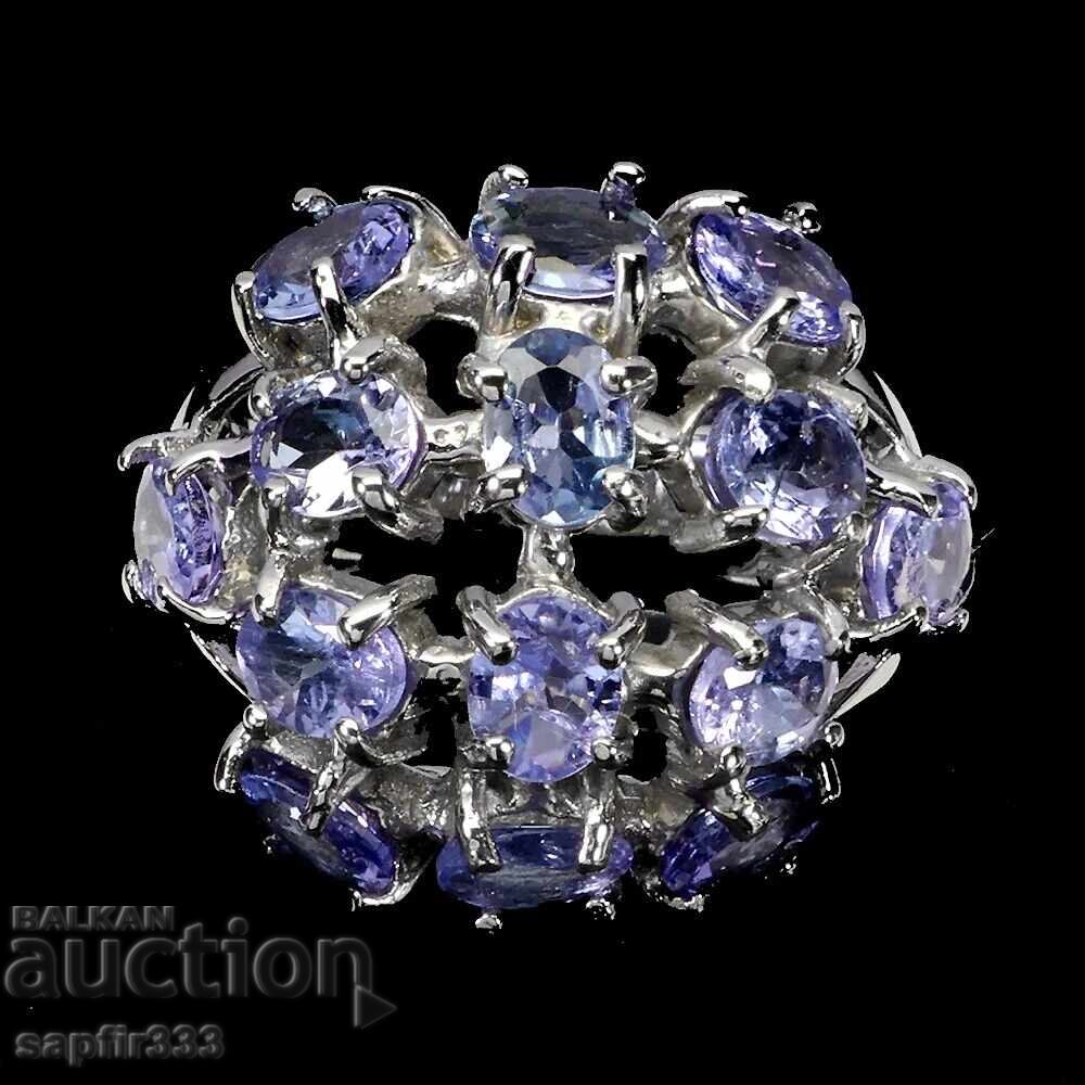 LUXURIOUS ELEGANT RING WITH NATURAL TANZANITES