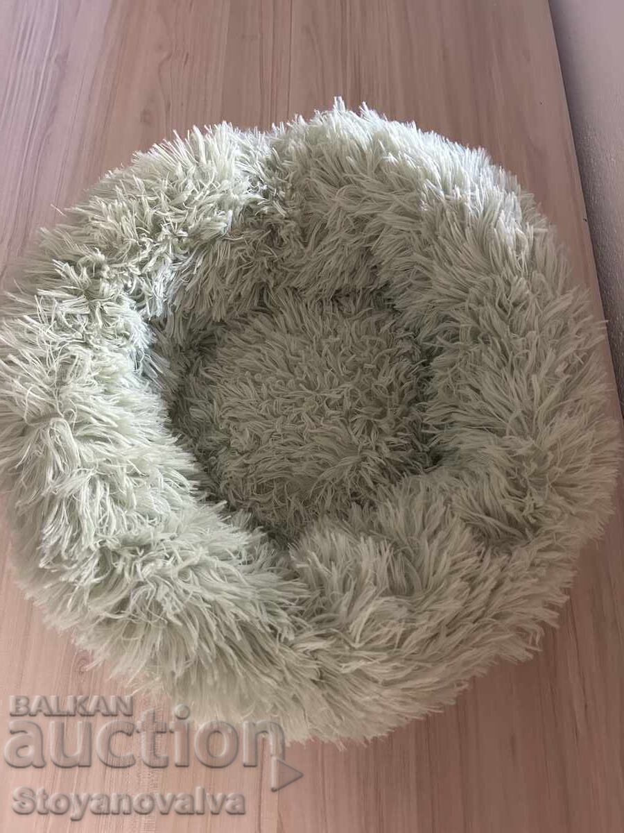 Soft bed for a pet with price 23.00 BGN | € 11.76 Soft bed for a pet with price 23.00 BGN | € 11.76