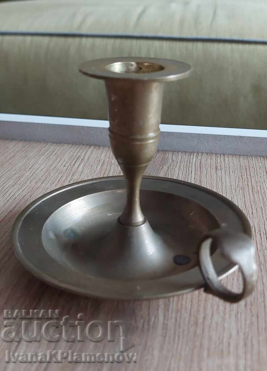 Delivery of Bronze Candlestick for Connoisseurs Delivery of Bronze Candlestick for Connoisseurs