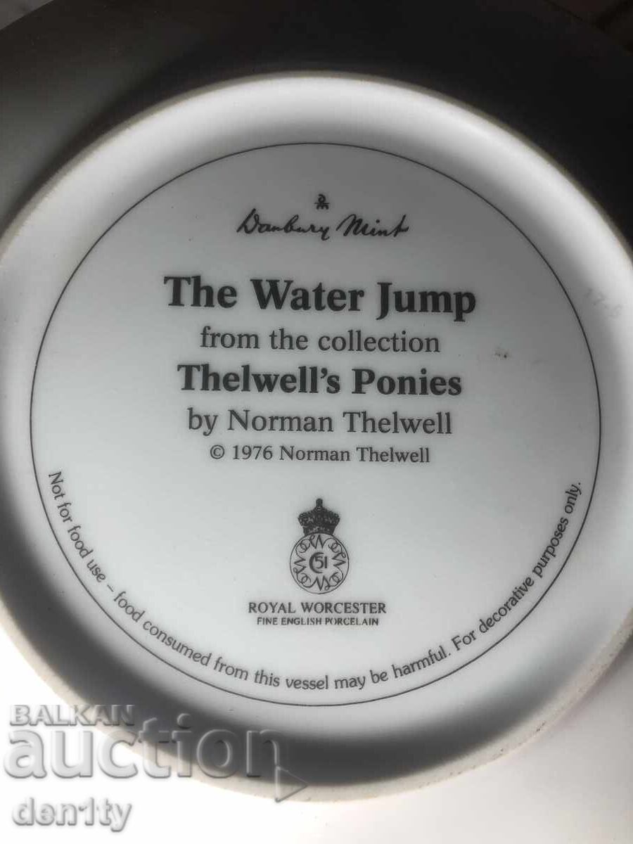 Доставка на Декоративна чиния Royal Worcester с понита / кон