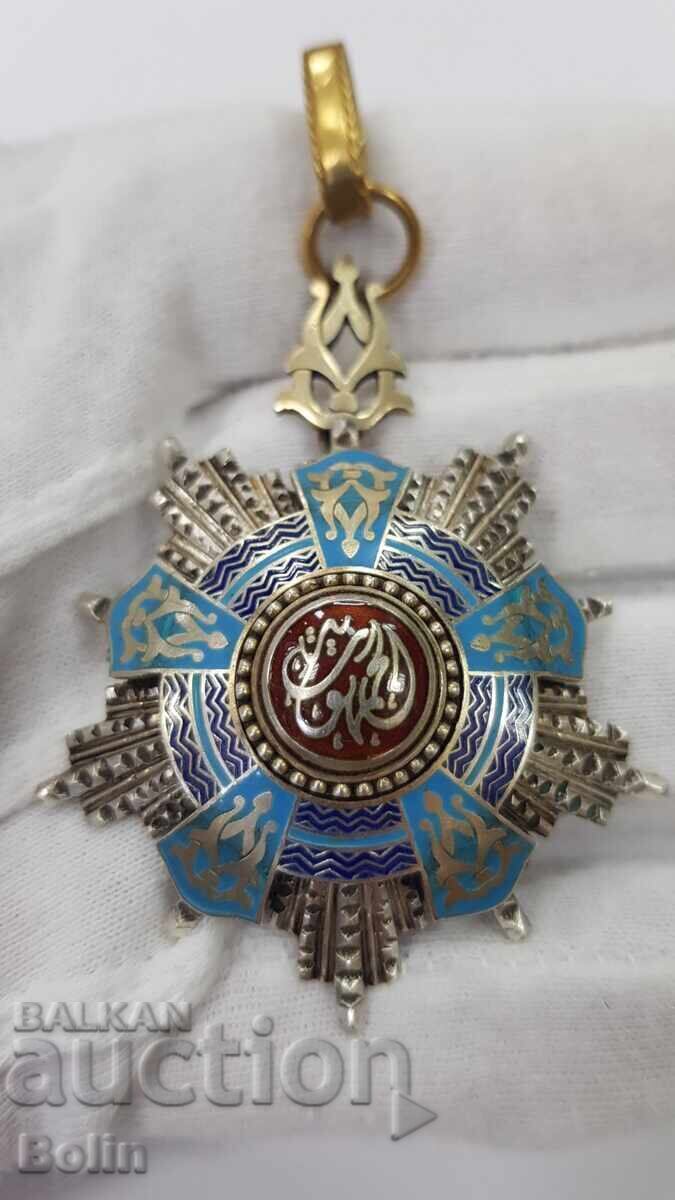 Σπάνιο Αιγυπτιακό ασημένιο μετάλλιο της Δημοκρατίας III βαθμού 1953 με τιμή 850.00 BGN | € 434.60 Σπάνιο Αιγυπτιακό ασημένιο μετάλλιο της Δημοκρατίας III βαθμού 1953 με τιμή 850.00 BGN | € 434.60