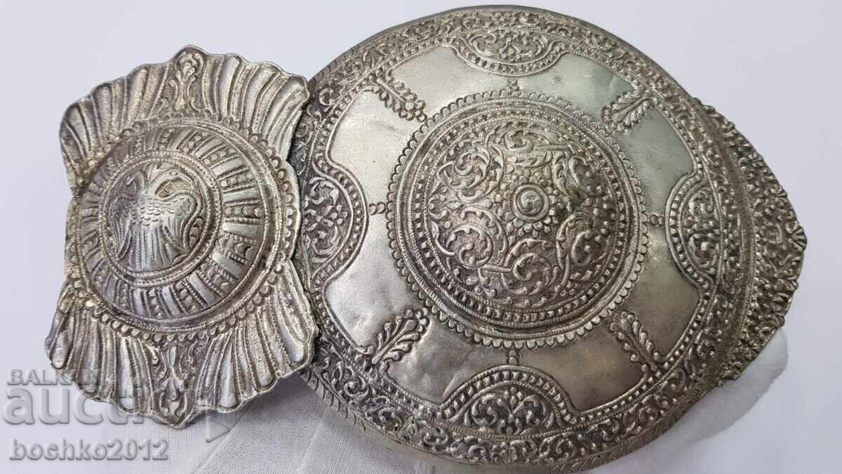 Jumătate de pafta rară de argint din Renașterea bulgară - 19,5 cm cu preț 320.00 BGN | € 163.61 Jumătate de pafta rară de argint din Renașterea bulgară - 19,5 cm cu preț 320.00 BGN | € 163.61