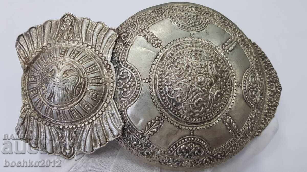 Jumătate de pafta rară de argint din Renașterea bulgară - 19,5 cm Jumătate de pafta rară de argint din Renașterea bulgară - 19,5 cm