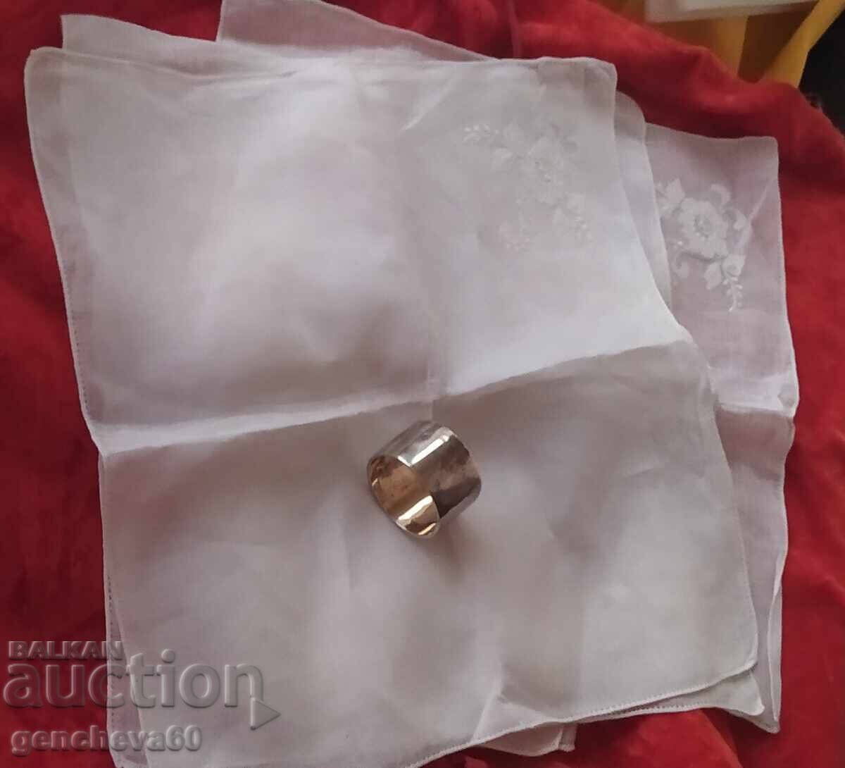 Victorian silver napkin holder and six linen napkins - 5