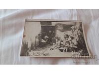 Снимка Две семесйтва пред селска къща