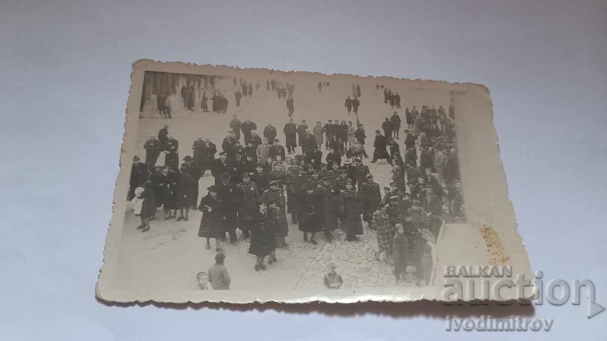 Fotografie Sofia Ofițeri bărbați și femei pe piață