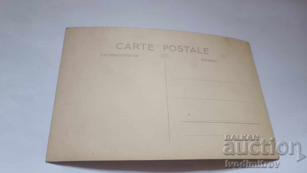 Photo Sofia Women and Girls in front of Alexander Nevsky with price 3.45 BGN | € 1.76