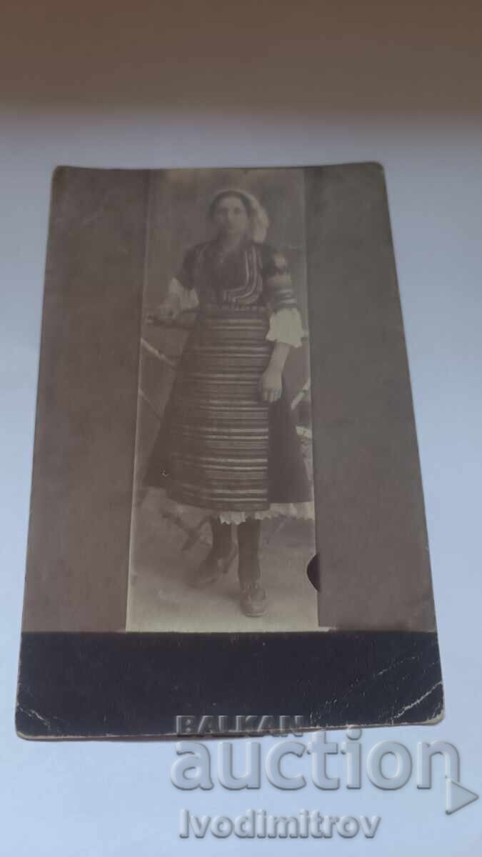 C-ka Kyustendil. Young woman in Kyustendil folk costume 1921 C-ka Kyustendil. Young woman in Kyustendil folk costume 1921