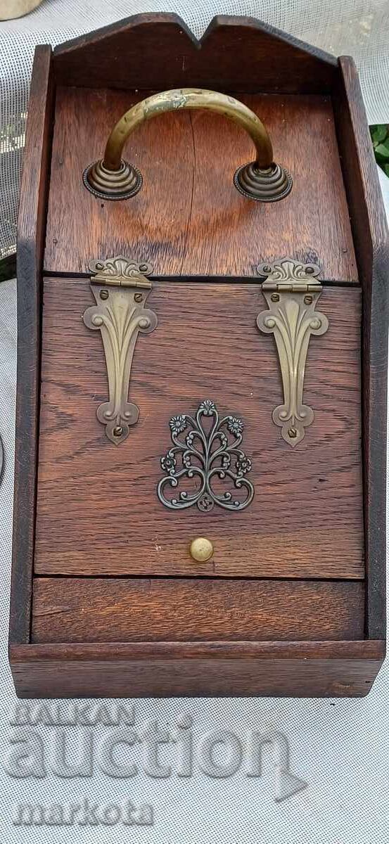 Παλιό σεντούκι για κάρβουνα με τιμή 180.00 BGN | € 92.03