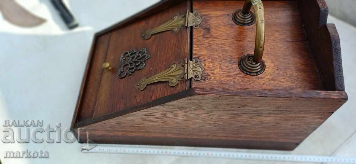 Δημοπρασία Παλιό σεντούκι για κάρβουνα