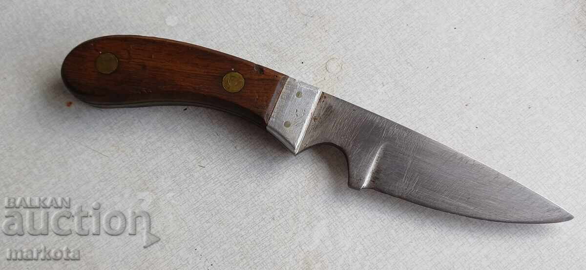 Knife for skinning from the "Petko Denev" factory - Gabrovo with price 75.00 BGN | € 38.35 Knife for skinning from the "Petko Denev" factory - Gabrovo with price 75.00 BGN | € 38.35