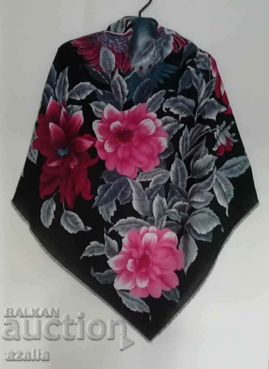 A beautiful Italian scarf with price 19.00 BGN | € 9.71 A beautiful Italian scarf with price 19.00 BGN | € 9.71