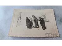 Φωτογραφία Παιδιά που επιτίθενται σε άνδρα